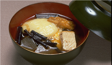 画像：丸餅を使う正月の雑煮