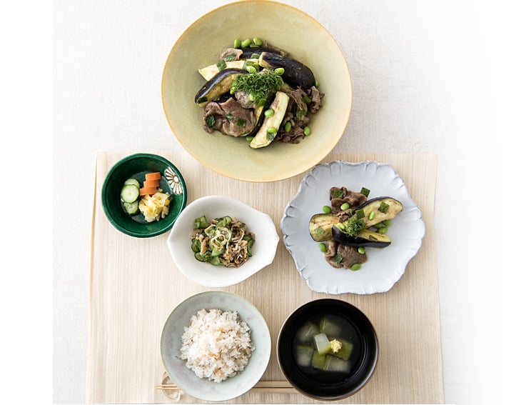 写真：今回紹介する、じゃこと梅干しの混ぜご飯、冬瓜の葛引き汁、鱧皮ときゅうりの酢の物、水茄子と牛肉のサラダ仕立て、きゅうり・人参・キャベツの糠漬け